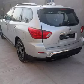 Nissan Pathfinder 2020