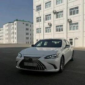 Lexus ES 350 2019