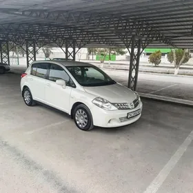 Nissan Tiida 2008