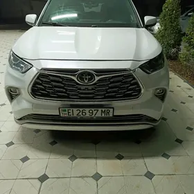 Toyota Highlander 2020