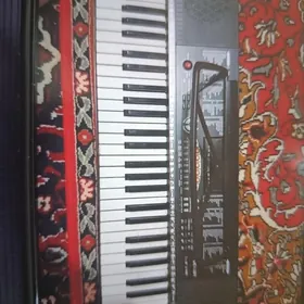 Электронная пианино 