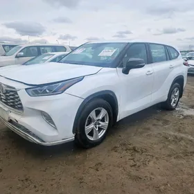 Toyota Highlander 2021