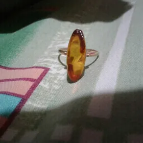 кольцо с натуральный янтарь