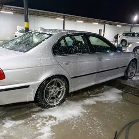 BMW E39 2001
