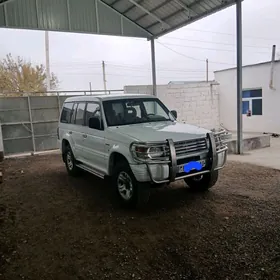 Mitsubishi Pajero 1994