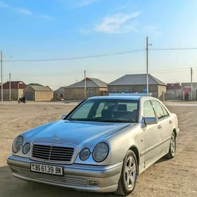 Mercedes-Benz E320 1996
