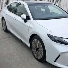 Toyota Camry 2025