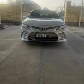 Toyota Camry 2021