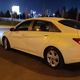 Hyundai Elantra 2021