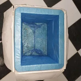 холодильник из пенопласа.