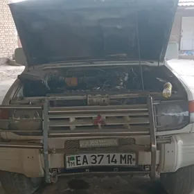 Mitsubishi Pajero 1998
