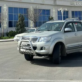 Toyota Hilux 2013