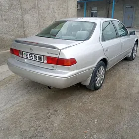 Toyota Camry 2000