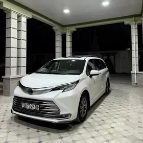 Toyota Sienna 2021