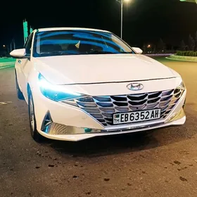 Hyundai Elantra 2022