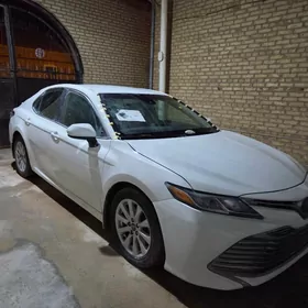 Toyota Camry 2020