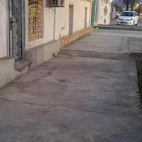 Magazyn hem atylye űcin boş ja