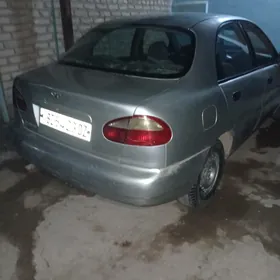 Daewoo Lanos 1998