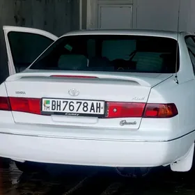 Toyota Camry 2000