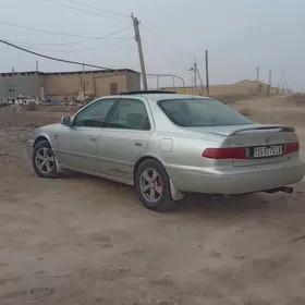 Toyota Camry 2000