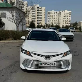 Toyota Camry 2018