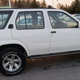 Nissan Pathfinder 2000