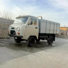 UAZ 452 1988