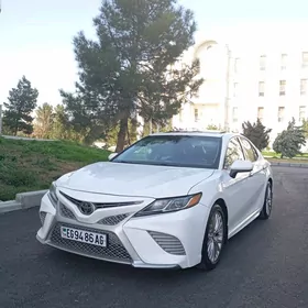 Toyota Camry 2018