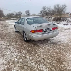 Toyota Camry 2000