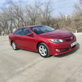 Toyota Camry 2013