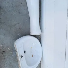 раковина с ножкой