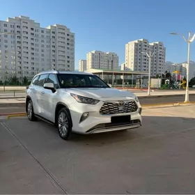Toyota Highlander 2021