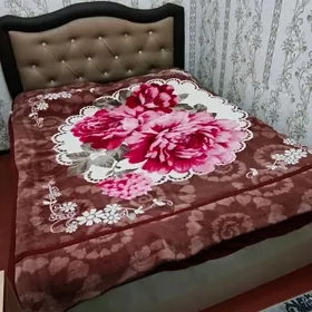 Кровать двуспальная