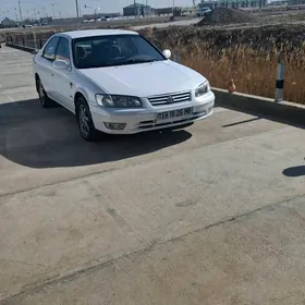Toyota Camry 2001