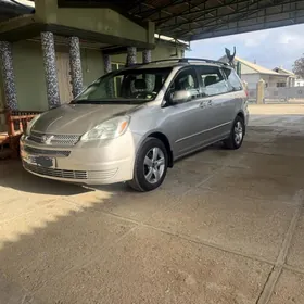 Toyota Sienna 2004