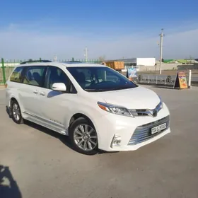 Toyota Sienna 2017