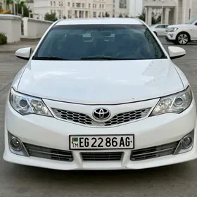 Toyota Camry 2014