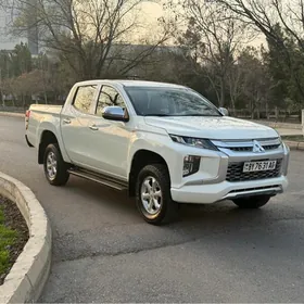 Mitsubishi L200 2020