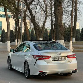 Toyota Camry 2018