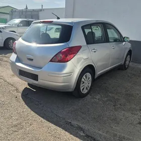 Nissan Versa 2008