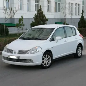 Nissan Tiida 2007