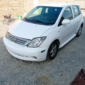 Toyota Yaris 2004