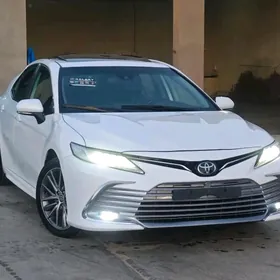 Toyota Camry 2021