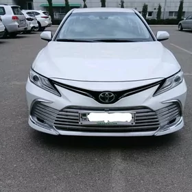 Toyota Camry 2022