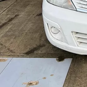 Nissan wersa Tumannik