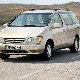 Toyota Sienna 2002