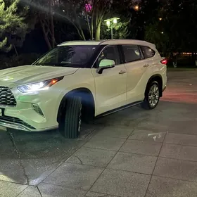 Toyota Highlander 2020