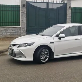 Toyota Camry 2021