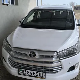Toyota Innova 2021