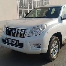 Toyota Land Cruiser Prado 2013